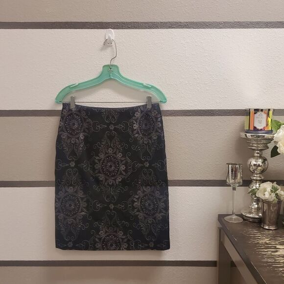 Doncaster Embroidered Pencil Skirt Sz 4 - Picture 3 of 4